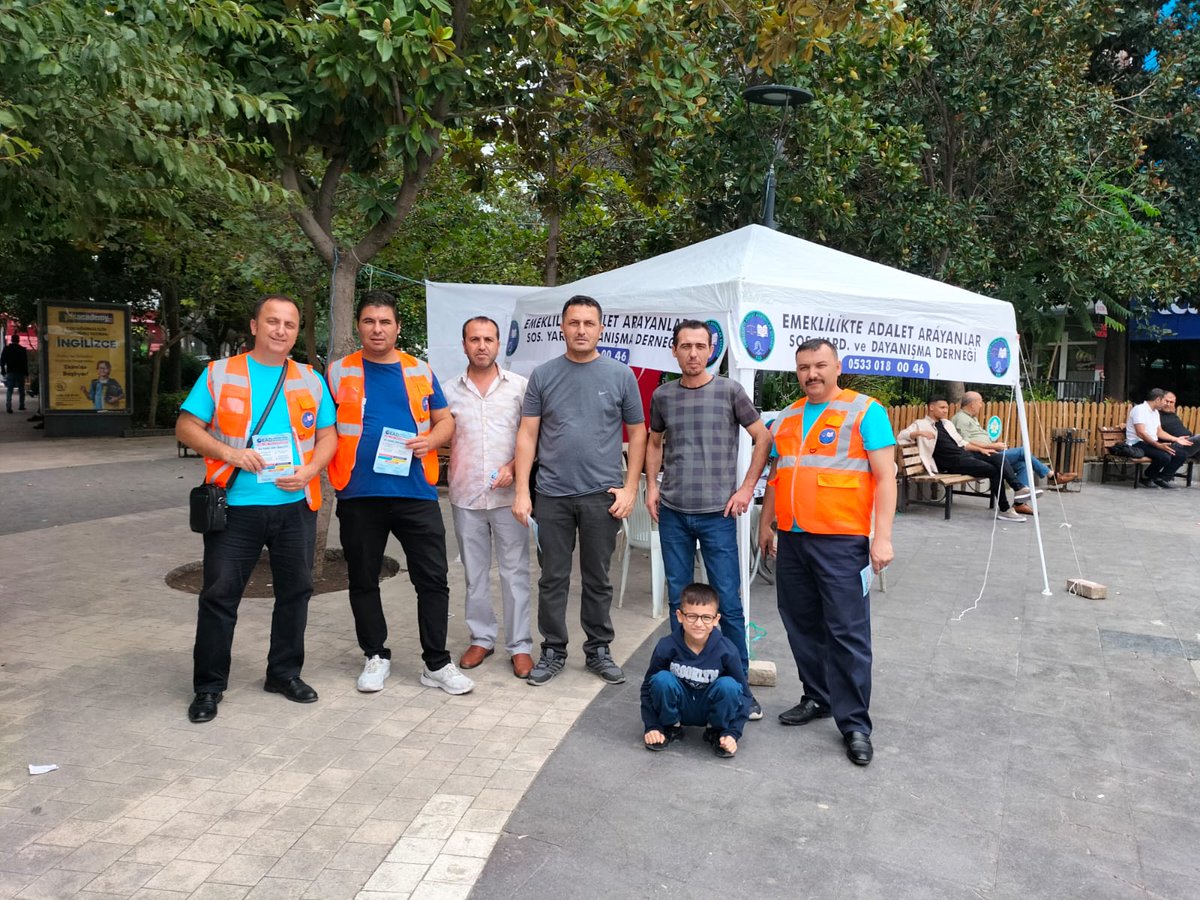 selimakg52's tweet photo. Emeklilikte Adalet Arayanlar Derneği Askerlik pirimini devlet ödemeli Doğum borçlanması primini devlet ödemelidir #2000LereAcilEşitlik Mezarda emeklilik istemiyoruzzz https://t.co/WNth96E5MI