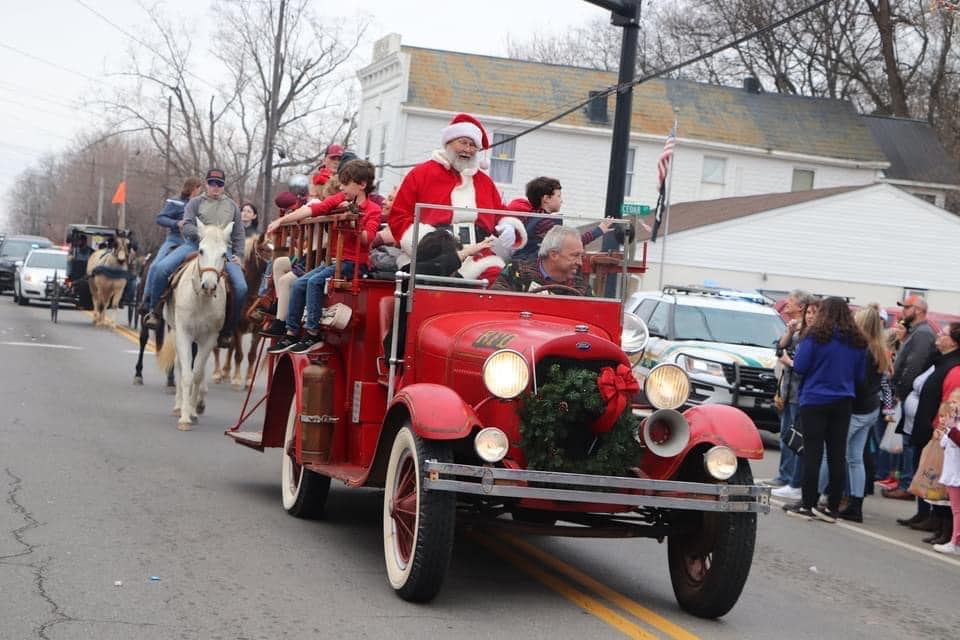 CHRISTMAS PARADE INFORMATION !
We have a WONDERFUL PROBLEM !!!! The success of our football team has created a conflict with our Christmas Parade!
So, we are MOVING THE PARADE TO Sunday, December 3, 2:00 pm. (Line up time 1:00 pm)

*Rain date: Saturday December 9, 10am