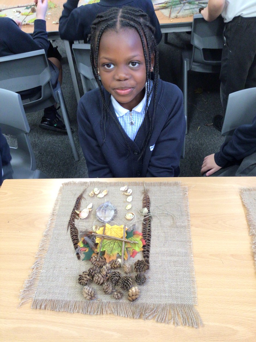 KingswayPAYear2's tweet photo. Making land art using natural resources 🪵🍂🍃🍁🪨 https://t.co/11lLgXKG6O
