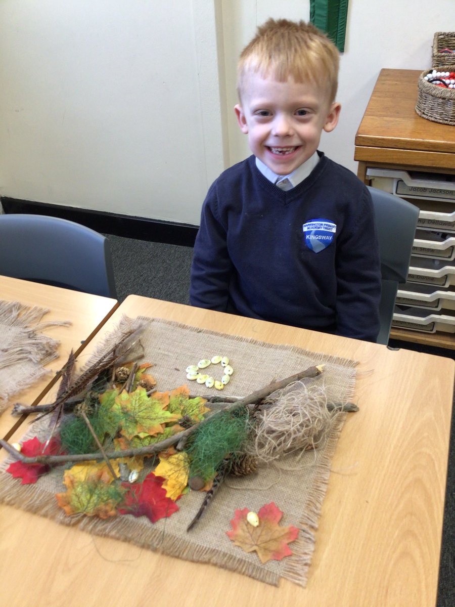 KingswayPAYear2's tweet photo. Making land art using natural resources 🪵🍂🍃🍁🪨 https://t.co/11lLgXKG6O
