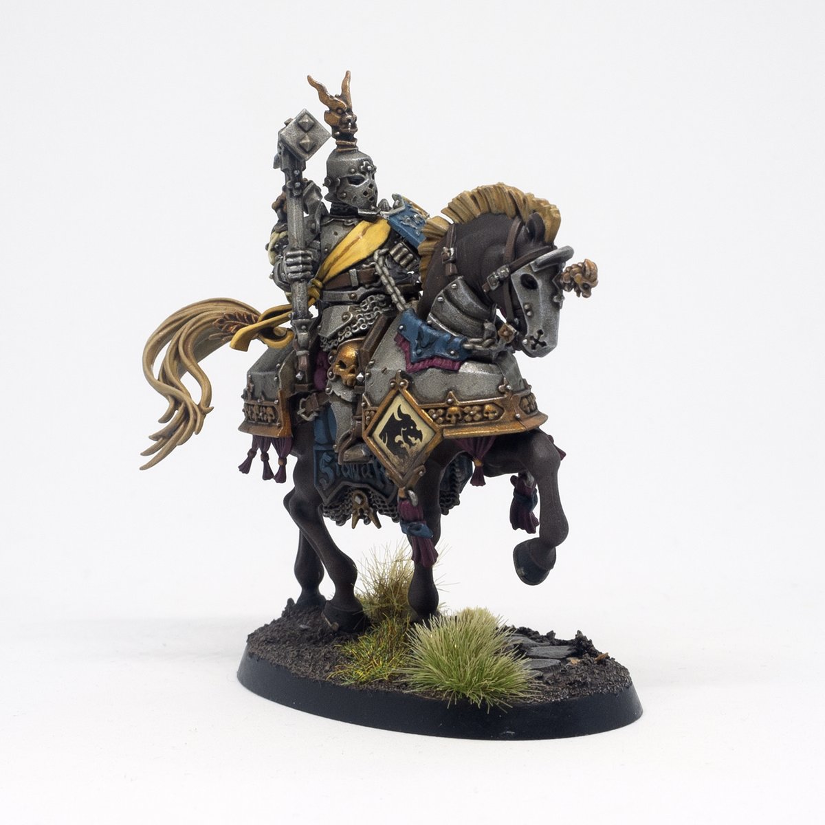 SuperCocojango's tweet photo. Freeguild Cavalier #ageofsigmar #aos #citiesofsigmar #cos #warhammer #paintingwarhammer #warmongers #warhammercommunity #wargaming https://t.co/634xQg3Rii