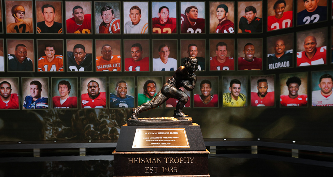 Ballots for the 2023 Heisman Trophy are out! 

They were emailed today to 870 media members and our 57 living Heisman winners. Deadline for submission is Dec. 4.

Fans have a vote, too. Click below to have your say:
promo.espn.com/espn/contests/…