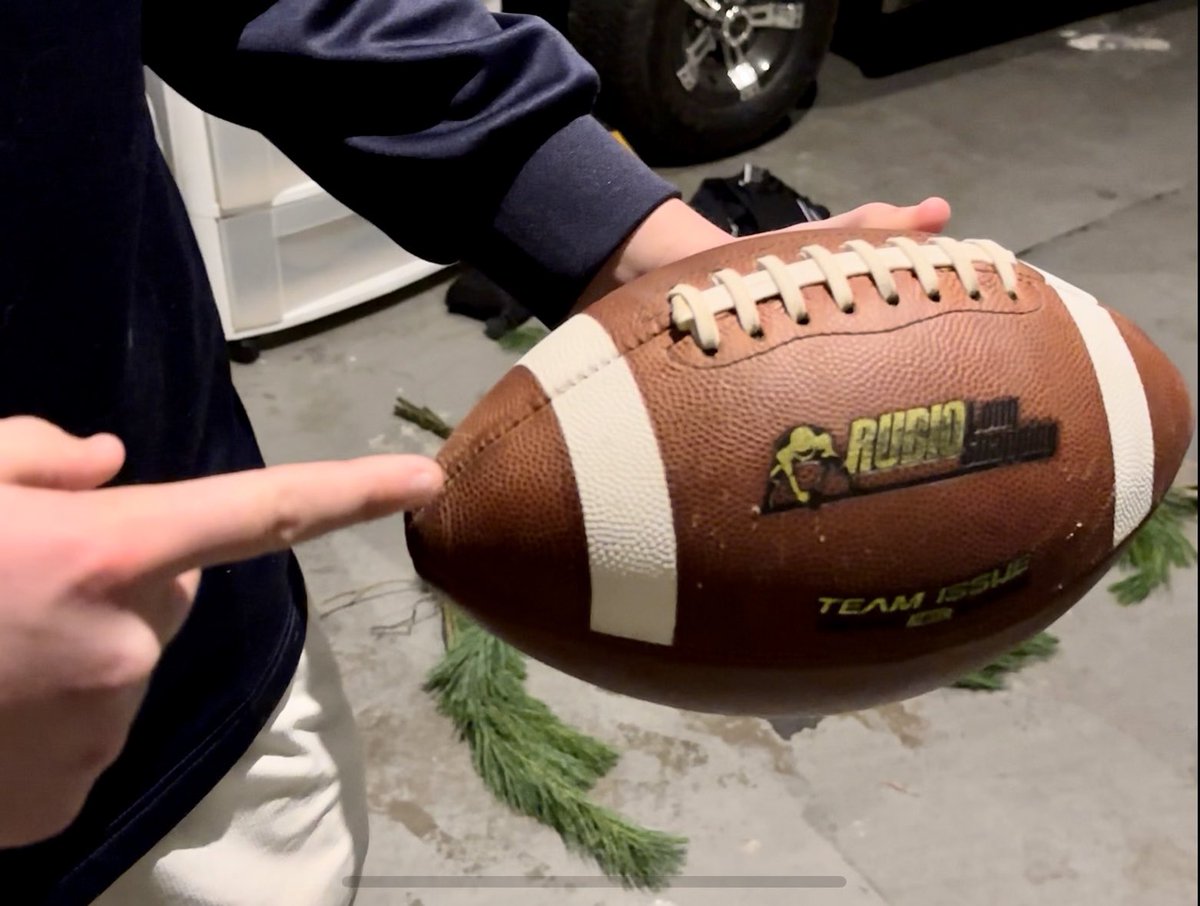 JakeLutz19's tweet photo. Dropping pearls while breaking in the new Rubio football @TheChrisRubio over Thanksgiving break! Here are 5 consecutive snaps. Working hard &amp; getting better with a .69 snap time!👍
@McintoshClub
@MHS_Football39 
@Chowan6464 @daigs71

#RubioFamily | #TheFactoryJustKeepsOnProducing https://t.co/pcgJetHh3z