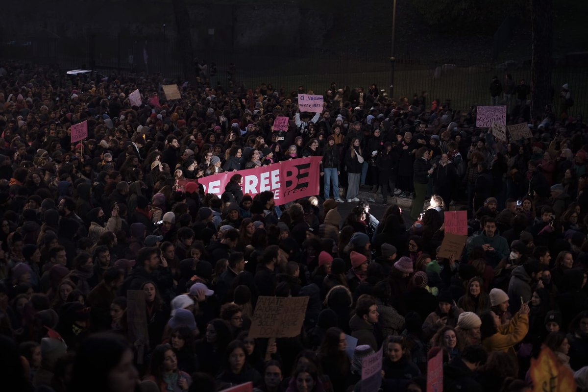 BeFreeCoop's tweet image. Un 25 novembre pieno di rabbia e bellezza 
(foto di  @giacomo_zando )