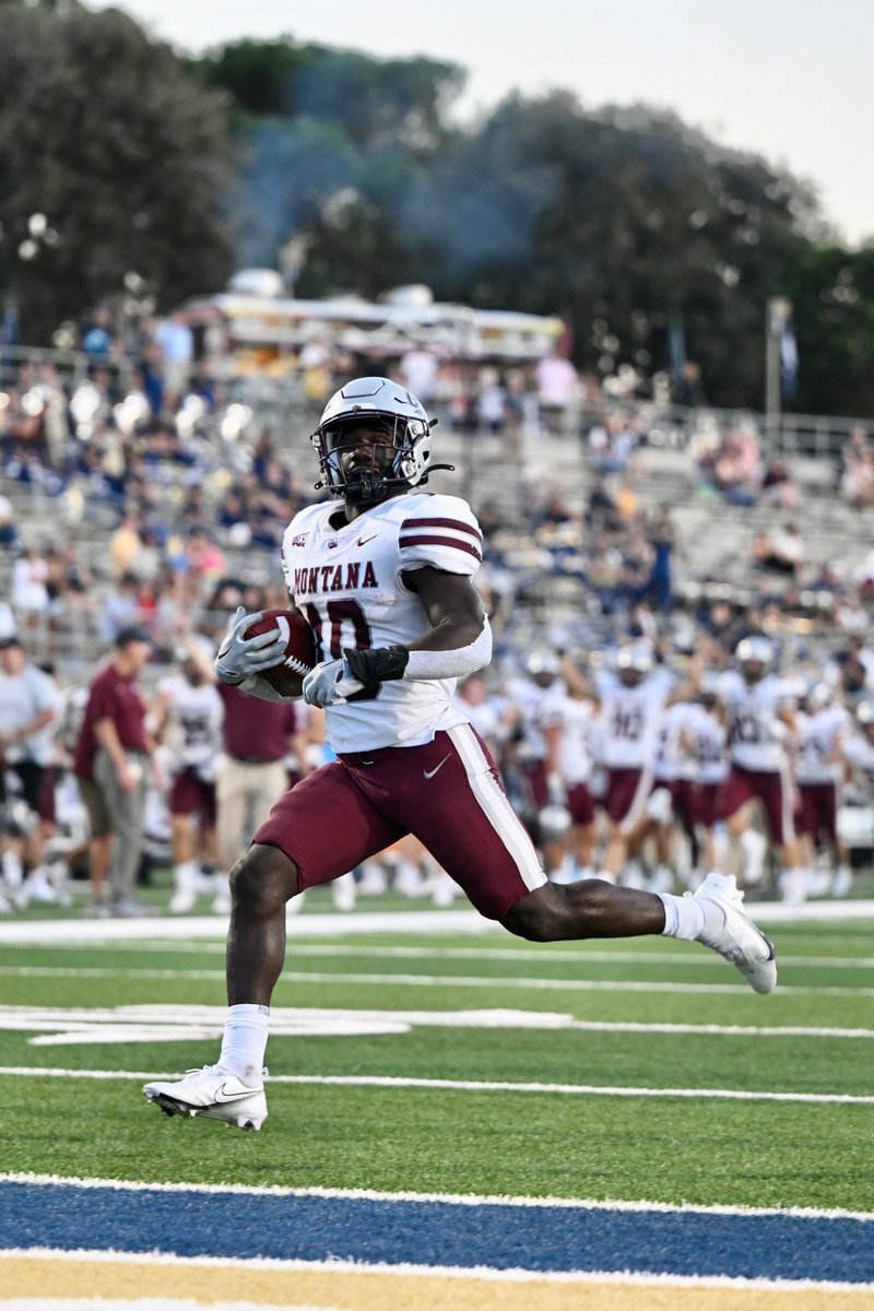The__Bluebloods's tweet image. FCS Football Central is excited to announce the FCS Freshman All-American Team for the 2023 season
🗞️: si.com/college/fcs/ne…
📸: @MontanaGrizFB @TSUTigersFB