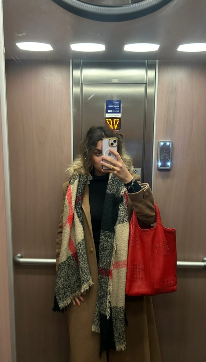 derindicle4's tweet photo. Soğuk mu geceler 🥶🥶 https://t.co/g8KTYUndp2