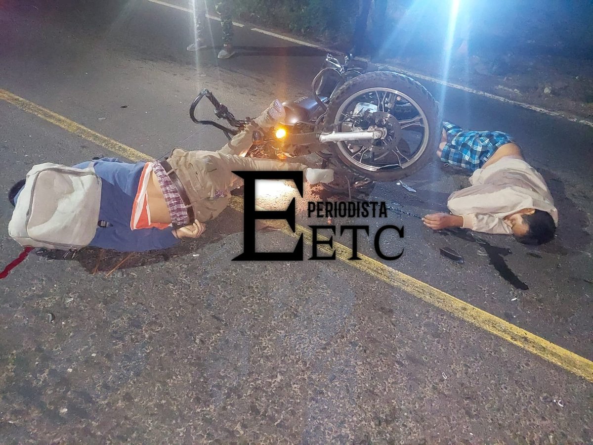 T1EETC_NOTICIAS's tweet photo. #URGENTE||😨🏍️👀
MOMENTO EXACTO DEL ACCIDENTE EN EL #JOTILLO VILLA CANALES✝️🖤🕊️
Cámaras de seguridad capta el momento exacto del accidente de tránsito en el #Jotillo #VillaCanales, donde lamentablemente una una persona de sexo masculino F4ll3ce tras el fuerte Accidente que Orrio en dicho lugar
La persona fue identificada como: (Kevin Alexander Poitan Ruiz )
Canal de WhatsApp:⬇️
https://t.co/Q7WNNFYKzL
