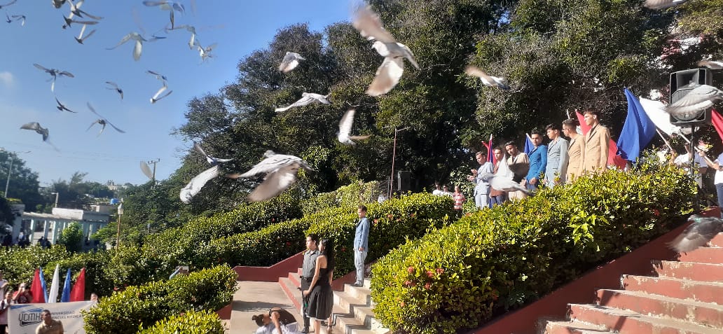 Desde nuestra Residencia Estudiantil🏫 le enviamos al pueblo palestino toda la fortaleza✊ y esperanza🕊️ necesarias para resistir ese cruel genocidio que está viviendo.