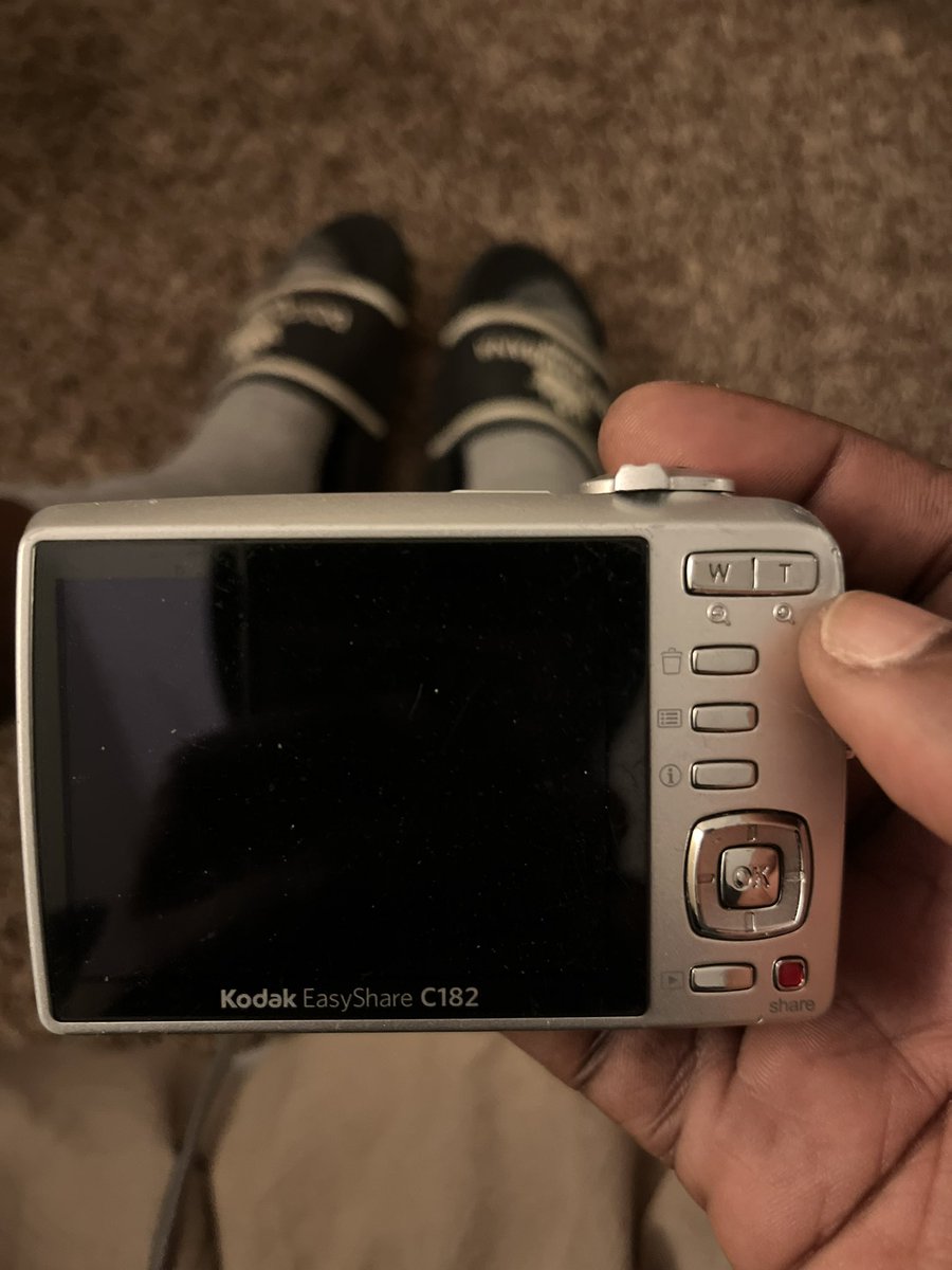 inshanephotos's tweet photo. The 📸 I’ve used most this year cost me literally nothing and I’m forever thankful for this come up. https://t.co/Xh37hz6PKv