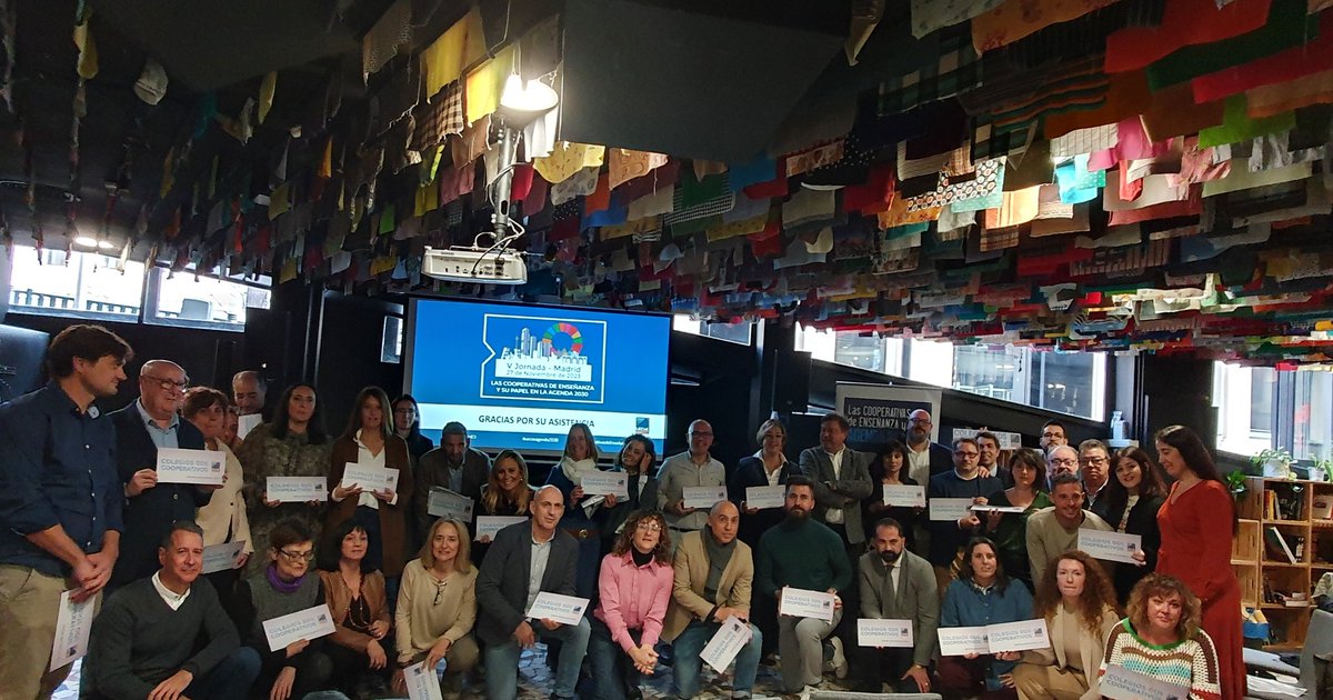 En la V Jor. #CooperativasdeEnseñanza y su papel en la #Agenda2030 se entregó la 1° ed. 2023 del Sello reconocimiento UECoE a #CooperativasdeEnseñanza por su trabajo realizado en el avance de los #ODS y #Agenda2030 el Sello #ColegiosODSCooperativos
Felicidades¡👏
#uecoeagenda2030