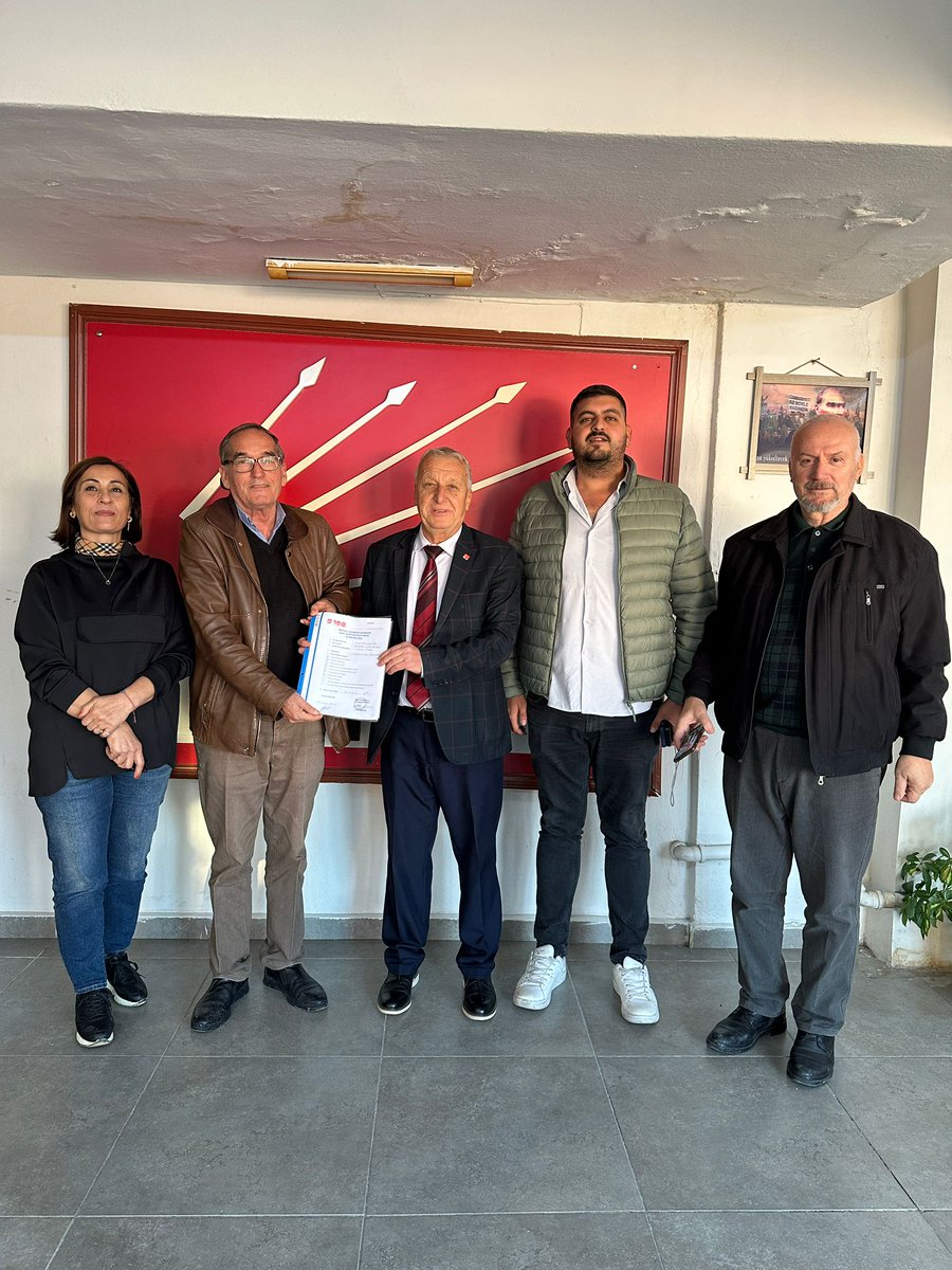 Mutahit Ahmet Küçükler 31 mart 2023 tarinde yapılacak olan yerel seçimlerde CHP den Tire Belediye Başkanıaday adayı olmak için dosyasını Ilçe Başkanlığımıza teslim etti. Tebrikler.
<a href="/TireIlce/">Chp Tire İlçe Başkanlığı</a>