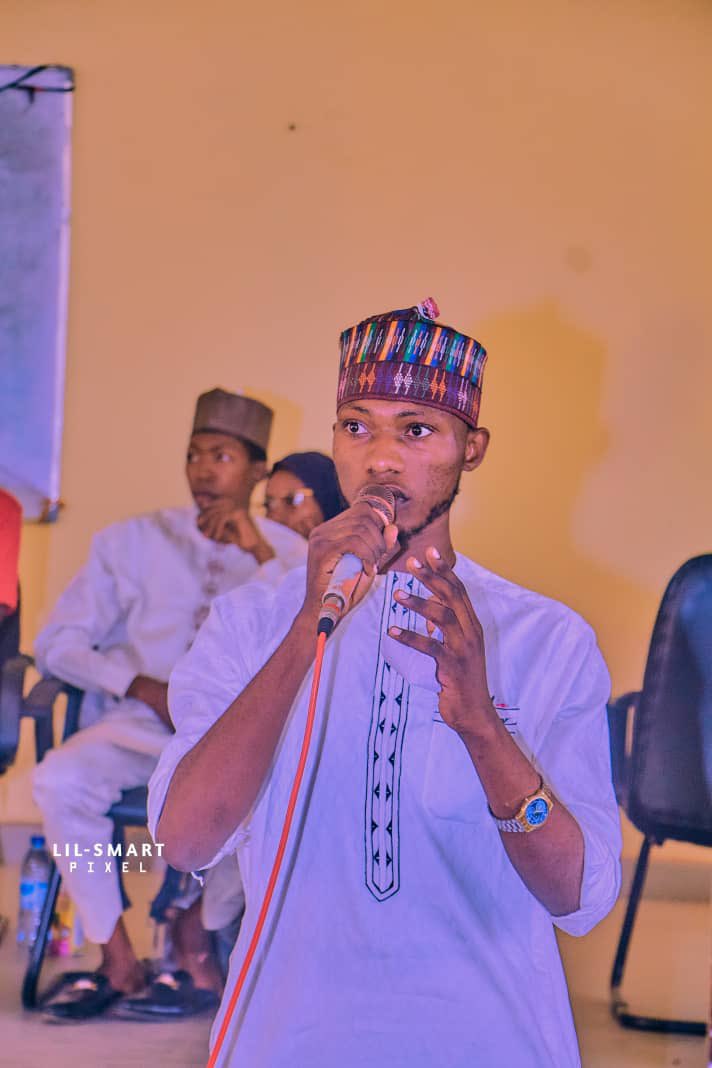 Nacjudus1's tweet photo. @AkajeMaimu5897 from @NewsUdus, @wonderadegoke from @press_udus, and @TasiuAminuk from @penpressudus are the three ‘shortlists’ for ‘The Rookie Journalist of The Year’ 

Who is winning? https://t.co/wnkXmib7Th