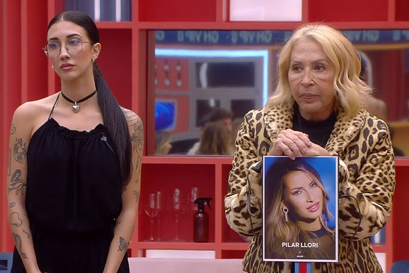 oscarmrtn1804's tweet photo. En una final entre ellas dos a quien votarías

♥️ Laura
🔄 Naomi 

#GHVIP27N https://t.co/A734FBQdnc