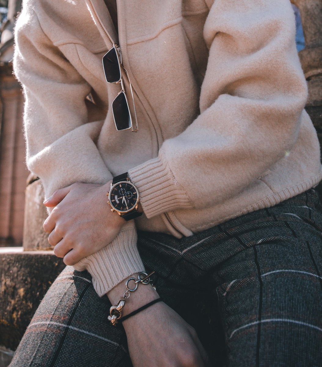 blacktiewatchco's tweet photo. Starting your holiday gift shopping? Consider the gift of versatile style with our watches. 
https://t.co/9tsFPQWv14

#mondaystyle #mensfashion #mensstyle #watchoftheday #cybermondaysale #onlinesale https://t.co/kRZQg71JOB