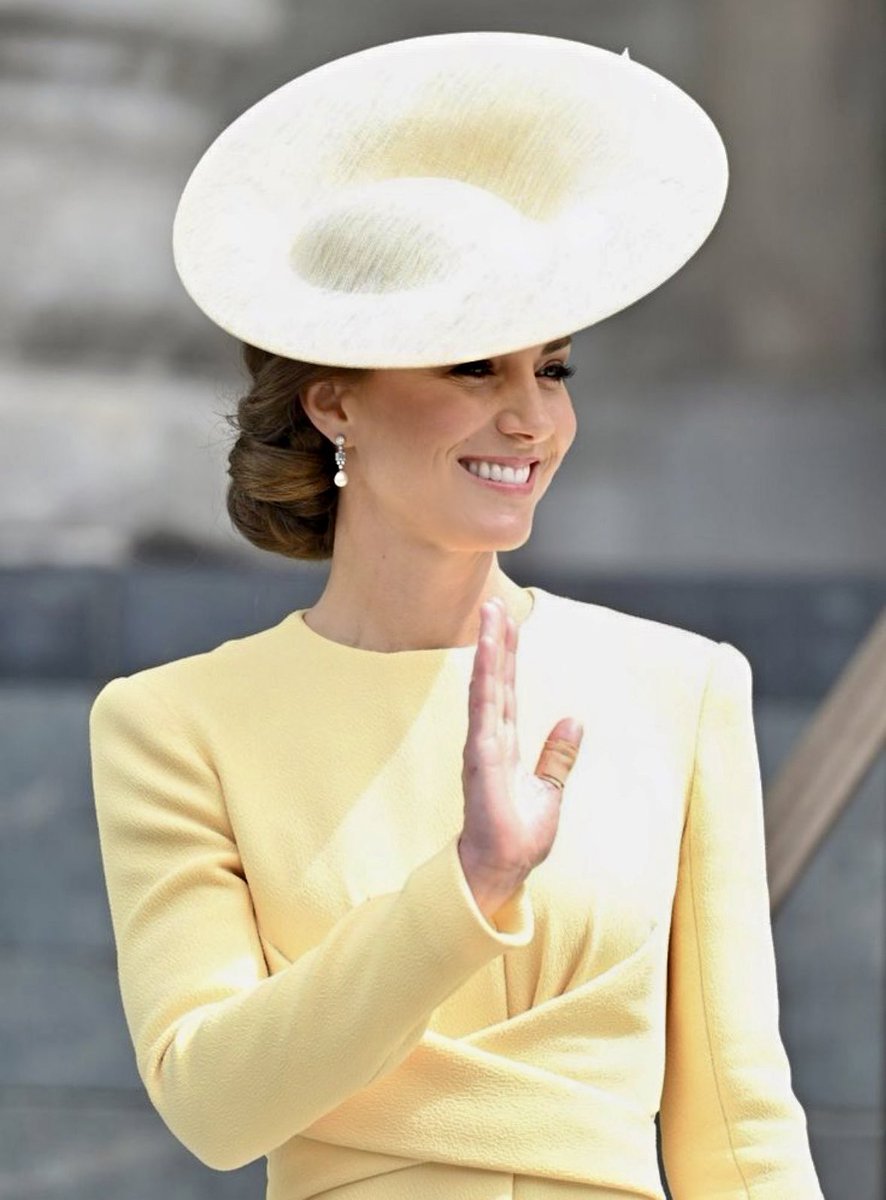 RoyallyBelle_'s tweet photo. Catherine Elizabeth, HRH the Princess of Wales.

So pretty 🤩💛 https://t.co/xPKDIK2OSy