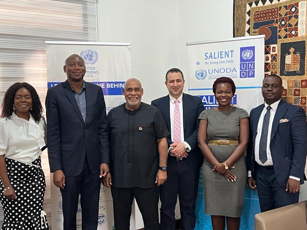 🇺🇳🇬🇭 @UN_Disarmament @UNDP @UNODC @GovGhana scoping mission led by UNREC Director for a SALIENT project holds inception meeting with RC on 27 Nov.