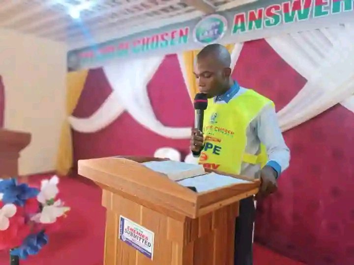 tlccf_unn's tweet photo. MESSAGE HOUR.

TOPIC: THE EXCELLENT CHRISTIAN LIFE.
TEXT: John 8:12, Titus 1:4, 1st John 1:1-3.

The christian life is an excellent life. A life of God's manifestation.

26/11/2023

#tlccfunn
#tlccfunnoficial https://t.co/j8GDSLiXdC