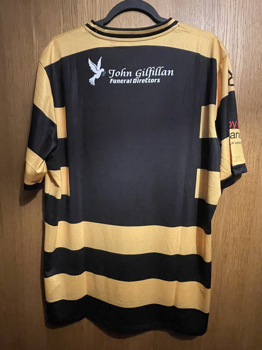 TerraceTrails's tweet photo. A work of art 🖼️

Pre-order arrived from the mighty @appin_sports for this top-notch @LochgellyAlbert Home Shirt who play in @EastScotlandFA 3rd Division. 🙌🏻

£19.99 + postage. 🤌

🔗Link in comments for club shop directory. https://t.co/LknMDV3MlC