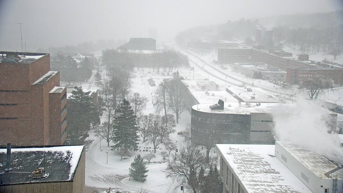 michigantech's tweet photo. Welcome back, Huskies! We have some fresh snow on campus for you to enjoy. ☃️ https://t.co/VI7CHQwkRV