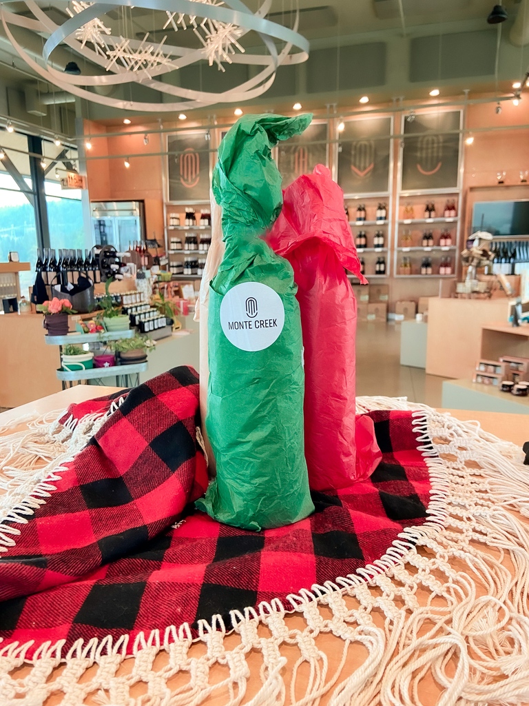 Looking for the perfect gift that keeps on giving? Celebrate the season with our exclusive 12 Days of Christmas wine collection!

Secure the perfect Christmas gift here: montecreekwinery.com/product/12-day…