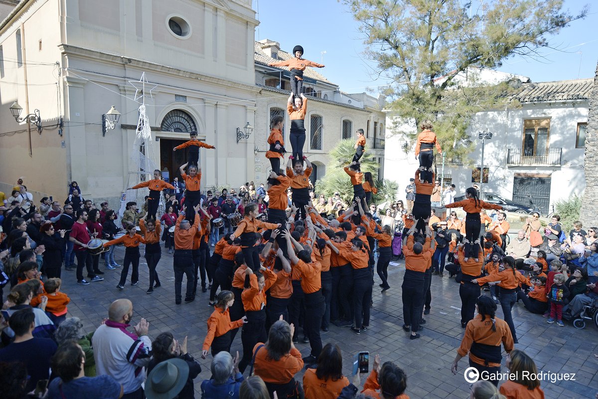 JoveMuixeranga's tweet photo. A plaça 👇
- Entrada amb 3 P3 caminats i camí de gegantets
- Alta de Cinc
- Sénia
- Alta Clàssica
- Ventall amb 2 P4, 2 P3 i 2 P2
L’any que ve més, amb el nostre desè aniversari!
📷 Gabriel Rodríguez https://t.co/tBrvMtW2p8