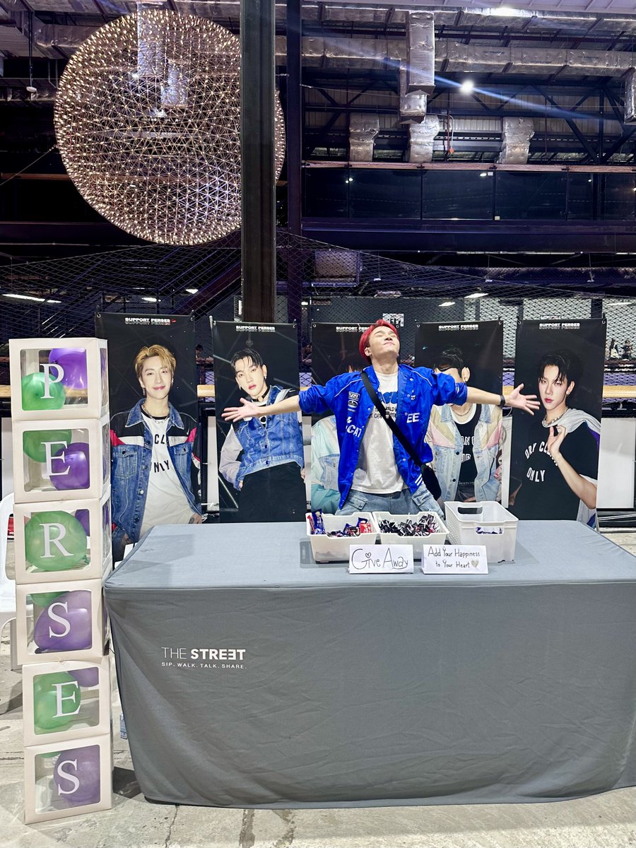 PersesProject's tweet image. ขอบคุณ ครูเฟรม ที่แวะมาที่บูธ นะคะะะ 

#kruframe #hashtax
#PERSESxVIISมาPartyที่MellowPOP
#MellowPOPThankyouParty
#เมลโล่วป๊อปปาร์ตี้xPERSES
#MellowPOP
#PERSES #PERSES_TH