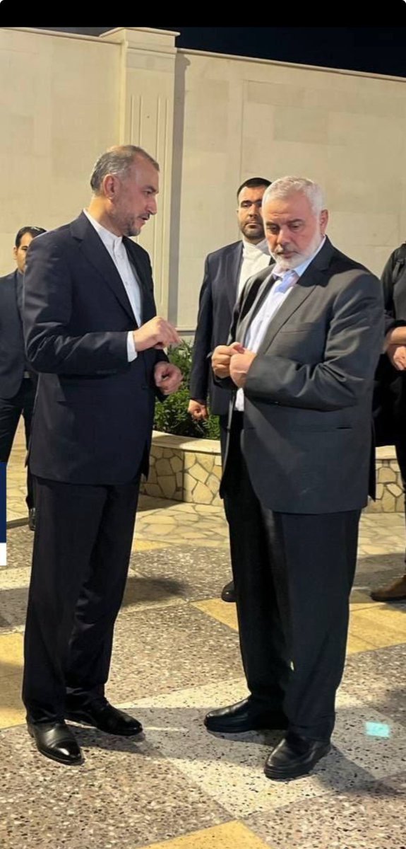 D_S_ALHARBI's tweet photo. وزير خارجية #السعودية يجوب العالم من أجل وقف نزيف الدم الفلسطيني في #غزه ومنع تهجيره من أرضه وإدخال المساعدات الإنسانية  ، بينما قادة #حماس يتامرون على قضيتهم قضية #فلسطين لبيع ما تبقى منها 
#حماس_الارهابية #الهلال_نافباخور #كذبة_انتصار_غزه https://t.co/y7jGcBywuJ