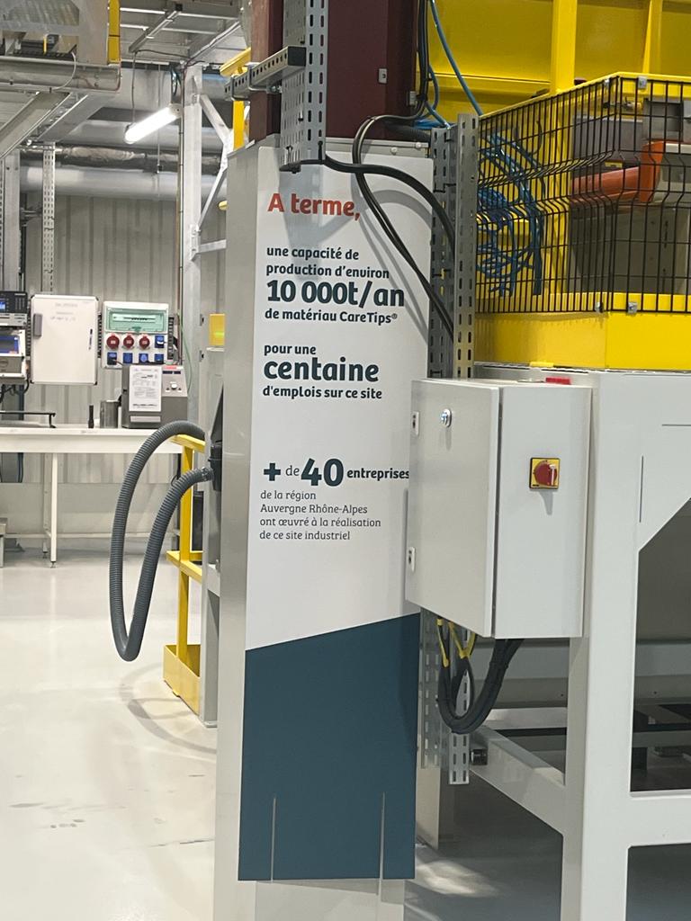 Prefecture42's tweet photo. #SEDI2023 | Alexandre Rochatte, préfet de la Loire, s'est rendu à #Lactips dans le cadre de la Semaine de l'industrie. Lauréate de French Tech 2030, Lactips fabrique un polymère naturel biodégradable, aux propriétés techniques multiples et performantes, pour soutenir les industriels dans leur transition écologique.
💻Pour en savoir plus et découvrir les événements dans La #Loire ➡️ https://t.co/BEfN4S5sof