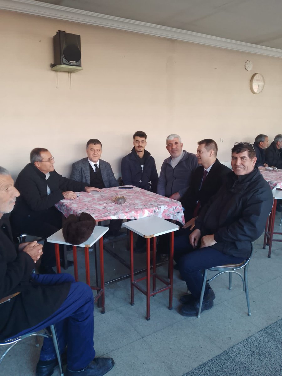 mzbedir's tweet photo. Tarlada izimiz, gönüller de yerimiz var. #ErcişBaşüstüne @Burhan_Kayaturk @aysesula @AK_PartiVan https://t.co/hT6TJ4eKnL