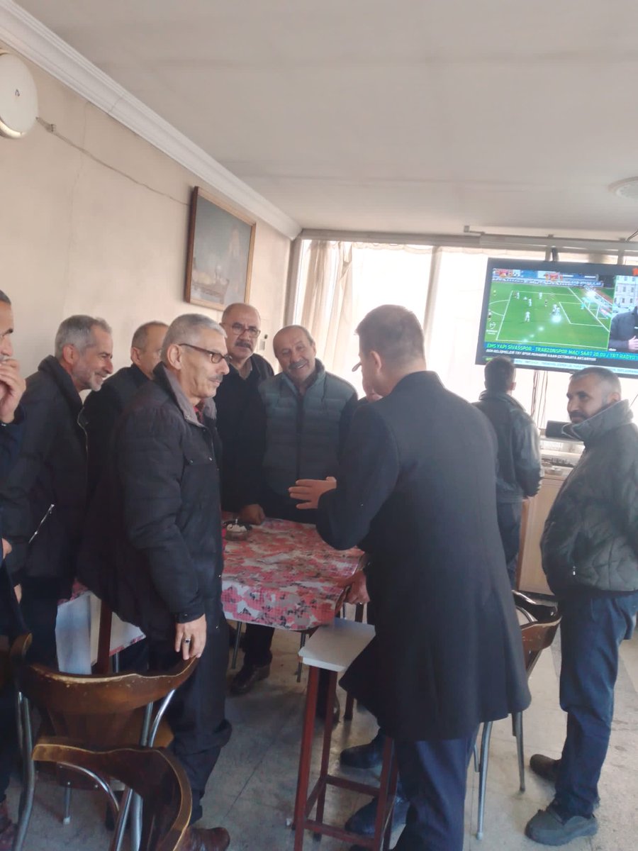 mzbedir's tweet photo. Tarlada izimiz, gönüller de yerimiz var. #ErcişBaşüstüne @Burhan_Kayaturk @aysesula @AK_PartiVan https://t.co/hT6TJ4eKnL