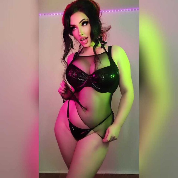 Reply "Hi" if you see this post 👋 Feels like a shiny day to beat the Monday blues 🫶  #pvc https://t.<a href="/tag/pvc"class="tags"><span>#pvc</span></a>