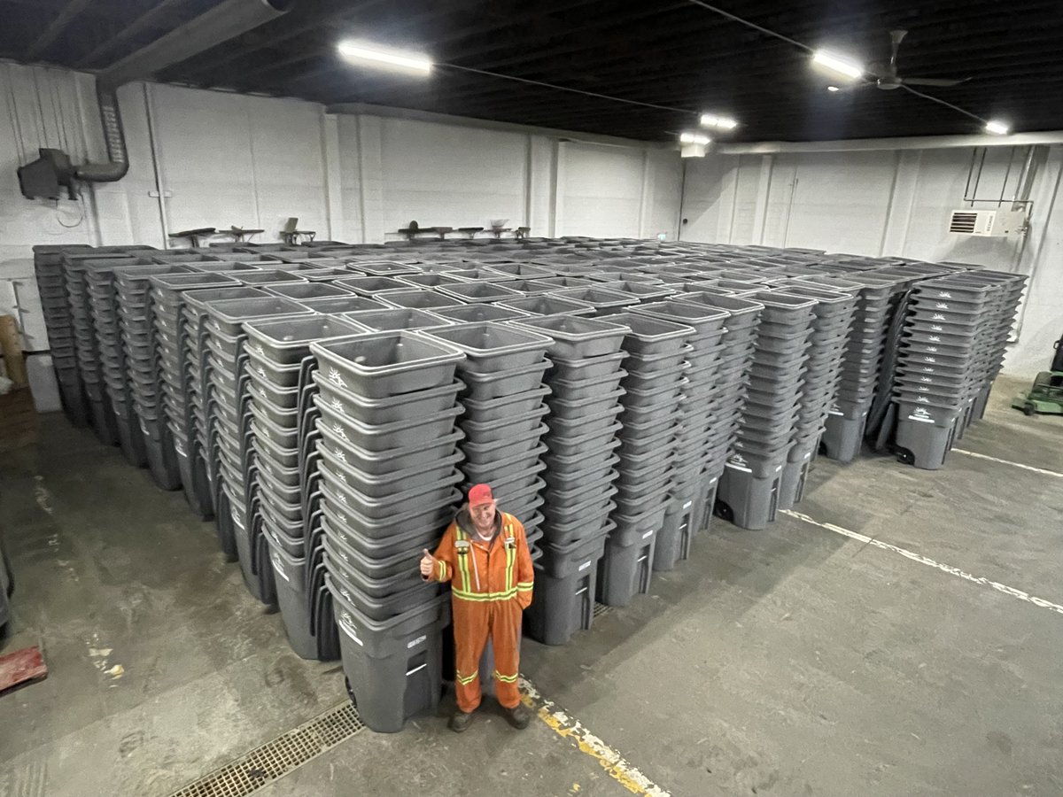 The new garbage program will begin the week of Dec 11. New bins being delivered. Store your bins with the lid closed. Do not use the bins prior to Dec 11. Check with neighbours to see if they need help. Questions? Contact the Town Office. #Claresholm <a href="/local_press/">ClaresholmLocalPress</a>