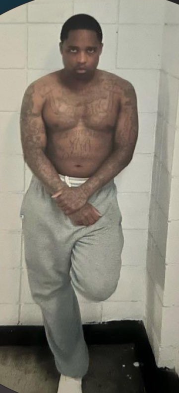 962Delweezy's tweet photo. Free Weezy ❤️ https://t.co/62M4wQx5y2