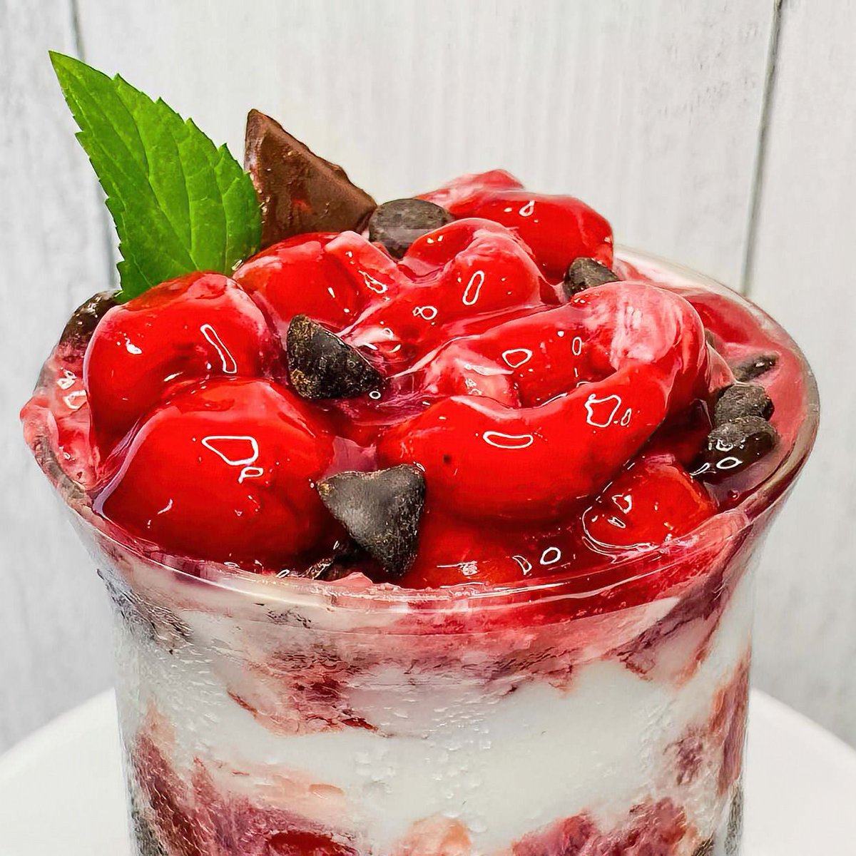 Start your Monday on a sweet note with our Overnight Cherry Parfait recipe! 🌞🍒

magicalbutter.com/blogs/candies-…

#homemade #fromscratch #magicalbutter #magical #makebetterbutter #madewithmagical #makeitmagical #herbal #cookingwithherbs #easyrecipe #viral #foodrecipe #foodie #cooking