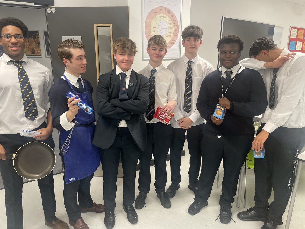 The kitchen was full of flavour, flour & fun today as @FBS_SixthForm took part in a cooking challenge!🍗The ‘winging’ teams took home some treats for their hard work!🏅