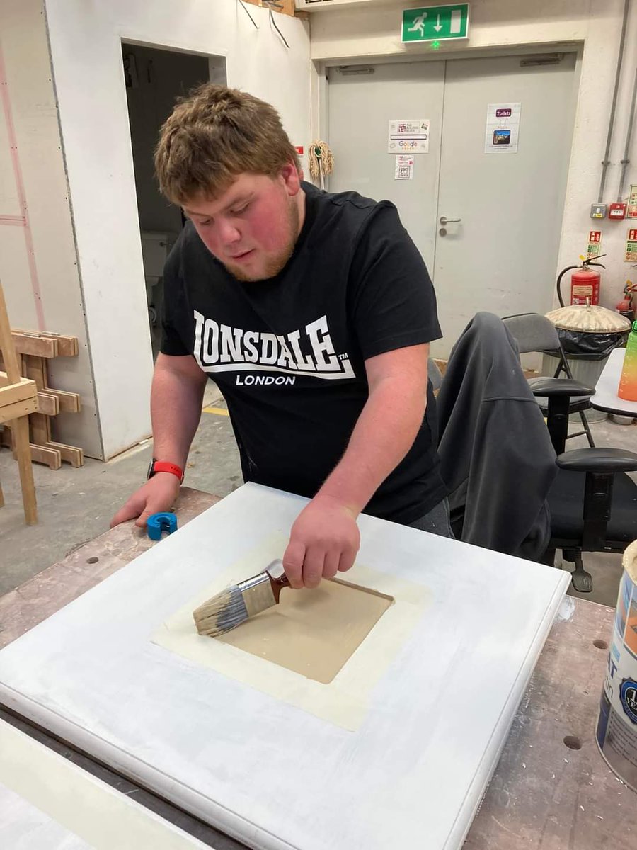 BuildBlockWorc's tweet photo. Charity #WhiteRibbonDay2023 with @RegencyHigh with thanks to @Brewerspaints and #BellPlumbing for their donations. https://t.co/jUu11OlRrk