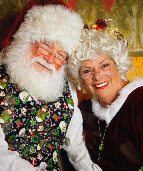 SANTA'S HERE! The Granbury Santa House is open &amp; Santa's ready to visit with all the good little boys &amp; girls.  And when you're done giving him your list, come on over &amp; see us for all your stocking stuffers! #GranburySantaHouse #granbury #indiebookstore #booklovers #onthesquare