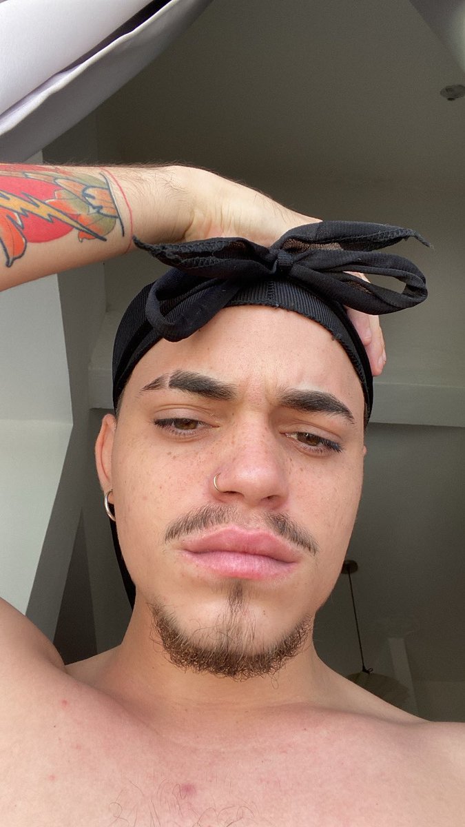 •MOHIKAA•🐲 tweet media