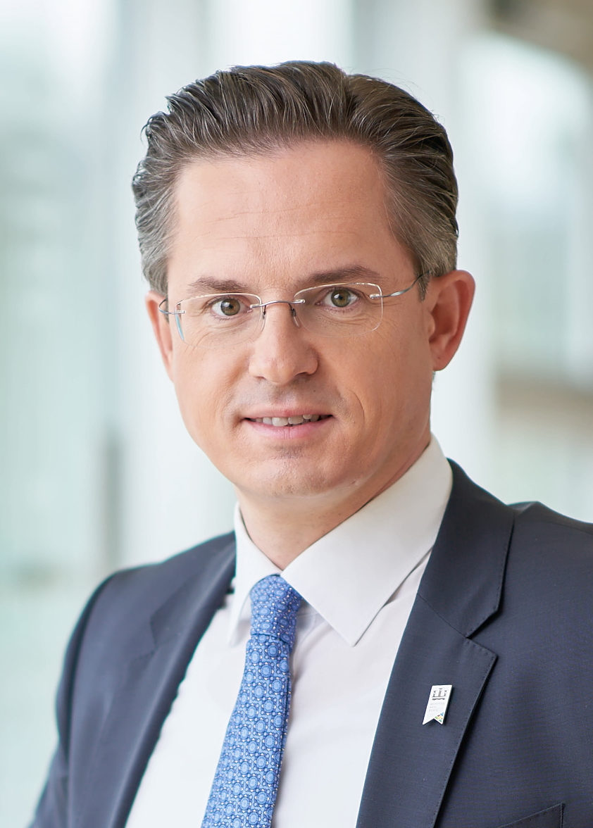 Bürgermeister Mag. Stefan Schmuckenschlager wird Mitte Jänner in die Wirtschaft wechseln und deshalb das Amt zurücklegen, wie er heute bekannt gab. Der Wechsel erfolgt aus freien Stücken und bewusst in einer wahlfreien Zeit.