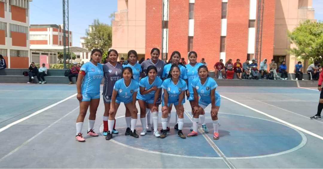 perufedup's tweet photo. ¡TRIUNFO IMPORTANTE! 💙🤍🏆🥅
La #UPT venció 1-0 a la #UTEA del Cusco por la primera jornada de Futsal Damas de los FEDUP Juegos Universitarios Regionales Sur Arequipa 2023. 🔝
Somos FEDUP, somos Deporte Universitario 💙❤️ https://t.co/nQMtknuZ0T