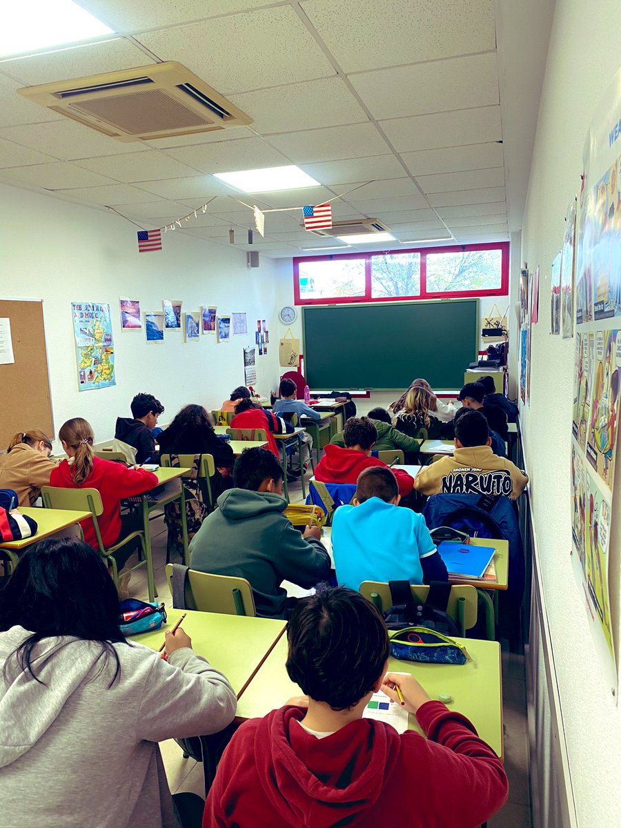 VGuadamillas's tweet photo. Esta tarde algunas profesoras del grupo #CACLE de @uclm_es han estado realizando actividades prácticas orales y escritas en la Escuela Municipal de Idiomas de Toledo. Gracias a su claustro, a la directora y al @toledoayto https://t.co/GoZ4qUJO0a