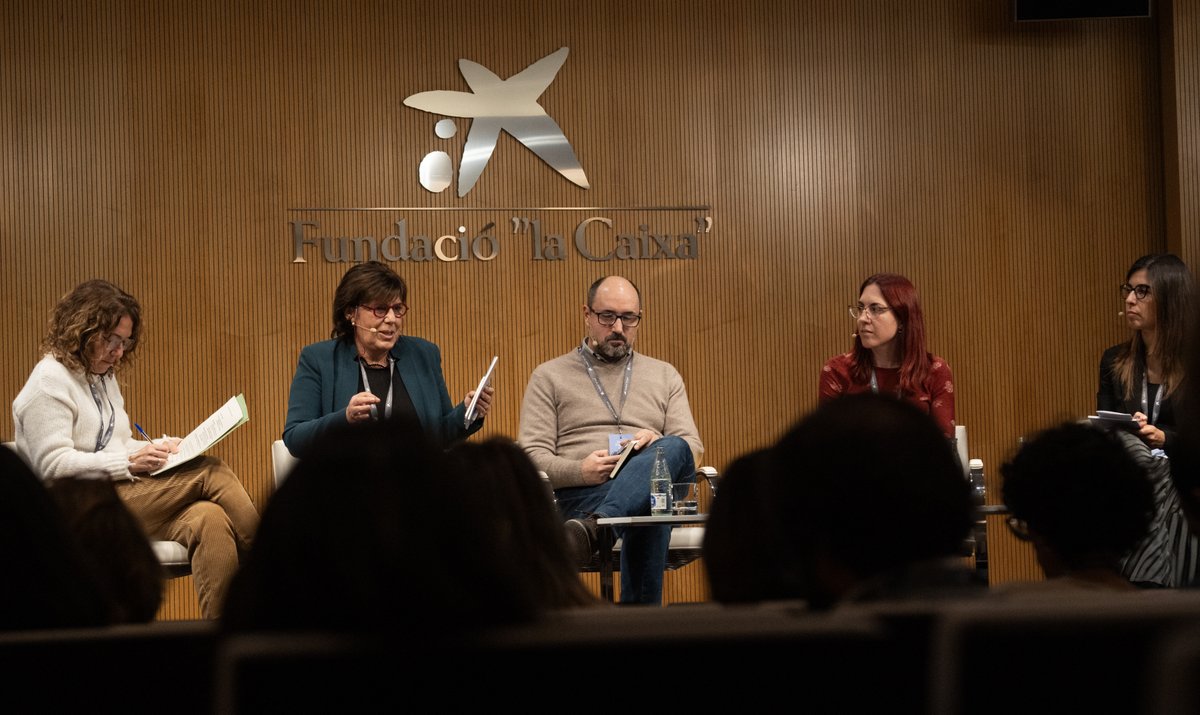 FadJuventud's tweet photo. ➡️#Forum360
Hoy @lalyar ha estado en #CaixaForumMacaya en el 2º Fórum360 organizado por @FundlaCaixa
Junto a David Fraguas, Hospital Clínico San Carlos de Madrid; Miriam Marco, Universitat de València; y Noemí Pereda, Universitat de Barcelona han hablado del malestar emocional que enfrenta la juventud de nuestro país.
Ha sido todo un placer compartir escenario con grandes profesionales y aprender de ellos y ellas, así como aportar nuestro granito de arena en una mejor comprensión de la situación de la juventud actual.
¡Mil gracias por contar con Fad Juventud!
📸 Fotos de Raimon Solà