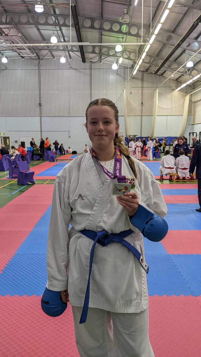 Another week, another Championships, another medal! 😁 Da iawn Erin - silver medal at the East Midlands Open yesterday, in RAF College Cranwell 🥈👊🥋
