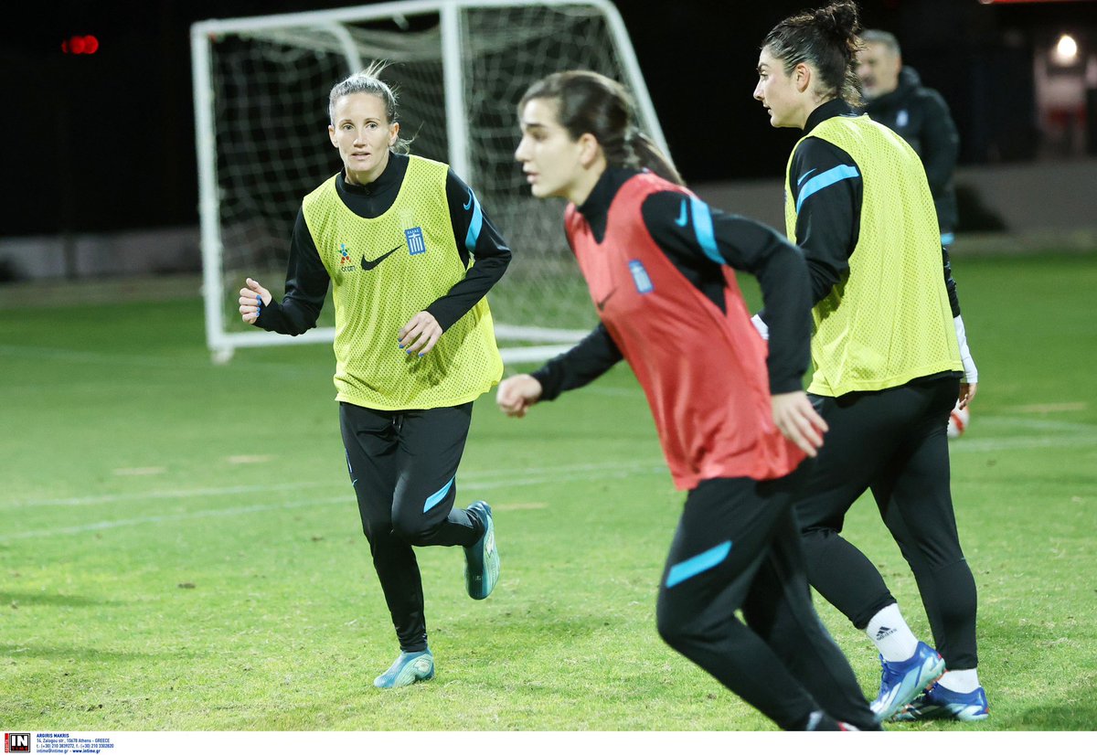 EthnikiOmada's tweet photo. 1st training 🔵⚪️ #womensnationsleague  #ethnikiomada #womensnationalteam https://t.co/d84Ue6O48b