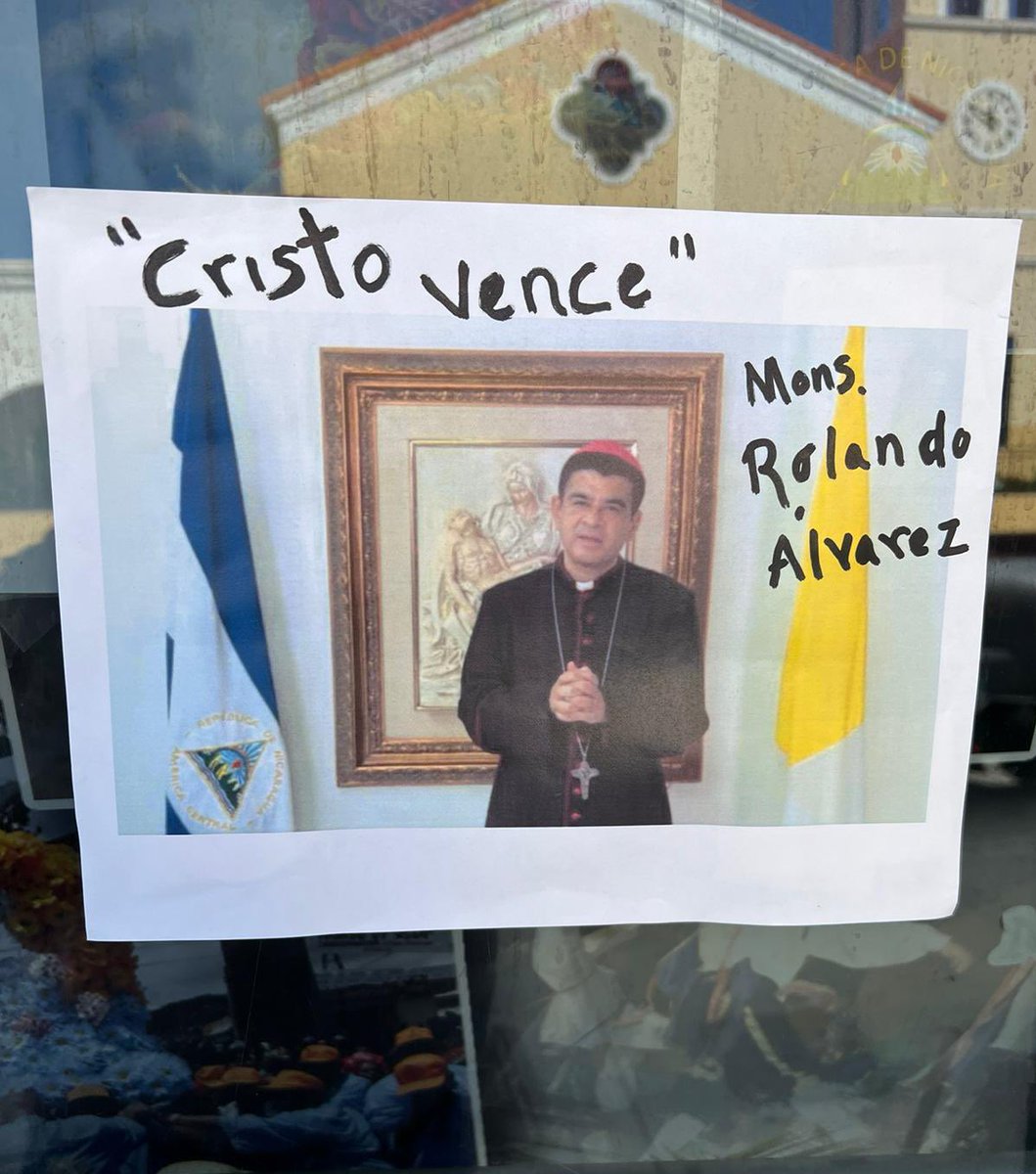 enriquejosecuad's tweet photo. Como Nicaragüenses continuamos alzando nuestra voz en favor de la libertad de nuestro obispo injustamente encarcelado.

La juventud permanece fortalecida con la fuerza indoblegable de Monseñor Rolando. Nuestro hoy grito resuena con mucha más fuerza:
 ¡Libertad para Monseñor!🇳🇮🇻🇦 https://t.co/N8tiGYlkf6