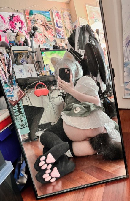 Meow meow https://t.co/EHoRkjLVng