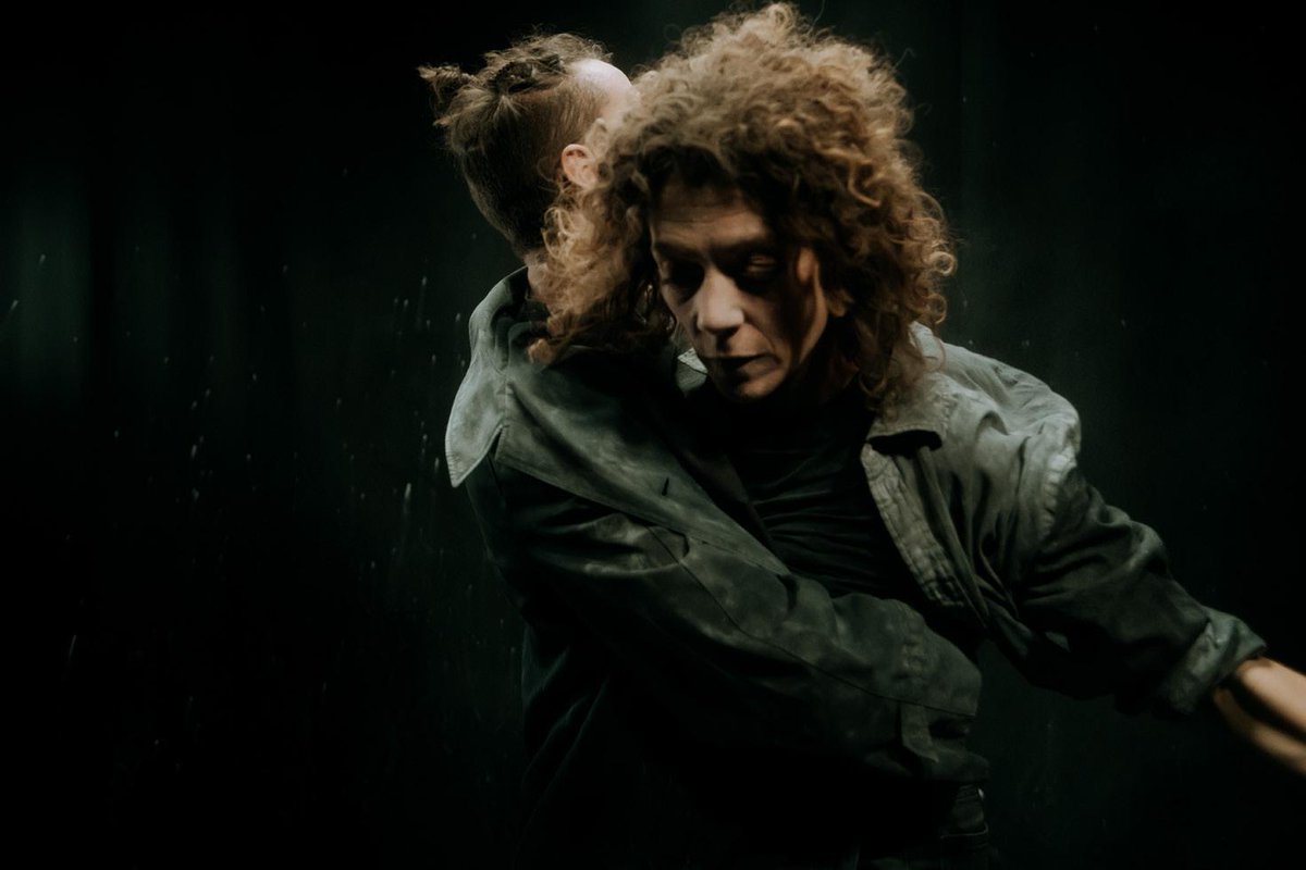 TeatroVictoria's tweet photo. La danza contemporánea y el género urbano #krump se encuentran en un territorio llamado RE. 👏 Acércate a descubrirlo en nuestro espacio, de la mano de Cia. Nadine Gerspacher (Cataluña). 📆 Pases el sábado 2 y el domingo 3 de diciembre, a las 19:30. 

https://t.co/PWYmCQw4Yp https://t.co/4XvgHEUd0i