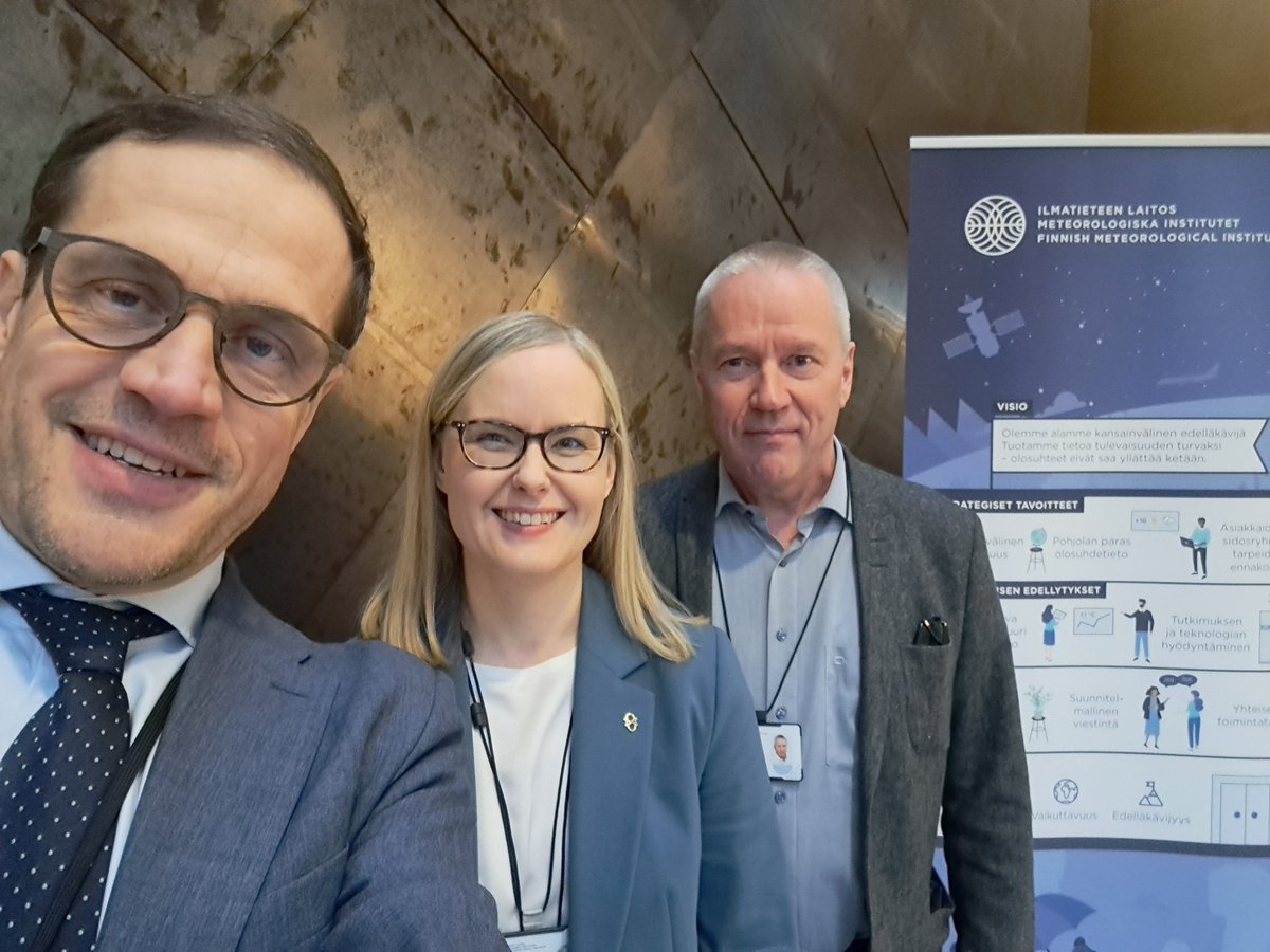 Tänään <a href="/IlmaTiede/">Ilmatieteen laitos</a> vieraana puhumassa #mpk246 :lle säteilyuhkista. Kiitos <a href="/JKaurola/">Jussi Kaurola</a> ja @HanneleSKorhone sekä <a href="/MPKurssit/">Valtakunnalliset maanpuolustuskurssit</a> aina ilo käydä👍