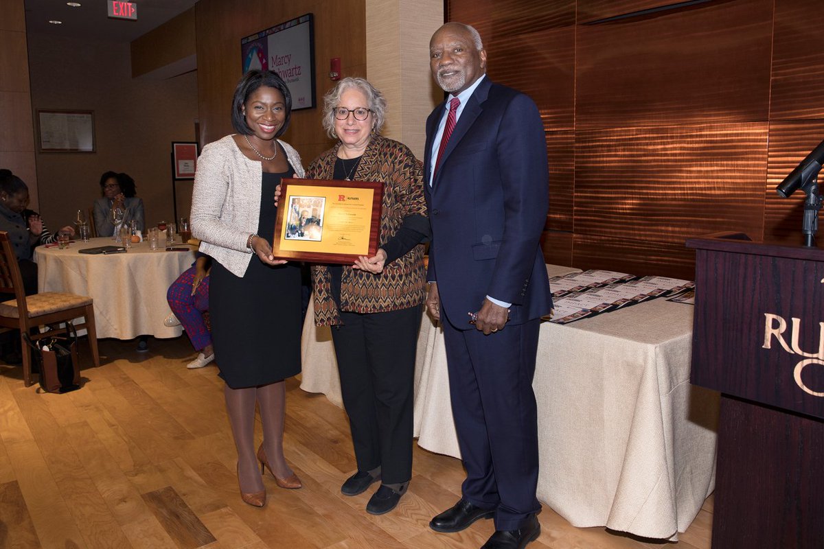 'A relentless determination to make a lasting difference beyond the university’s borders.' Congratulations Prof. Marcy Schwartz for receiving Clement Price Human Dignity Award. go.rutgers.edu/1ha2yid9 @RutgersSASHUM @RutgersNB @RutgersU @RUDiversity #excellenceinhumanities