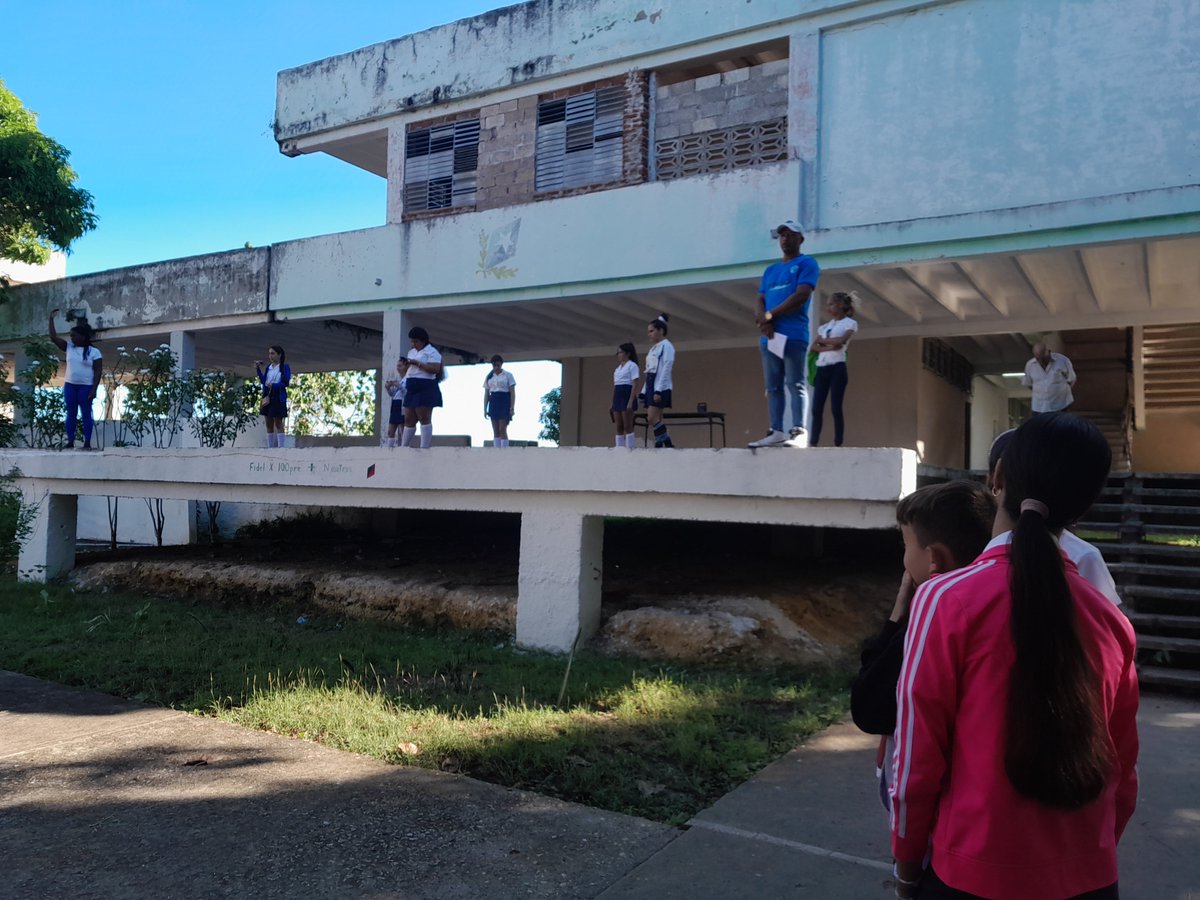 Matutino Especial sobre el fusilamiento de los 8 estudiantes de medicina #DirectorEducacionSagua #DPEVillaClara #CubaMined #educaciónsagua #DGESagualaGrande@ElviaFabrega <a href="/EstevezMidiala/">Midiala Gallego Estévez</a> <a href="/FarinaEstevez/">Yoandry Fariña Estévez</a>